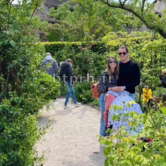 Tout savoir sur Adeline Jaquet : Sa vie, son mari et ses réalisations