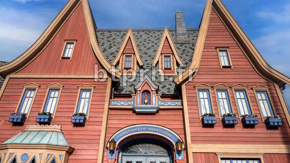 Plongée au cœur des détails enchanteurs d'Arendelle Boutique à World of Frozen