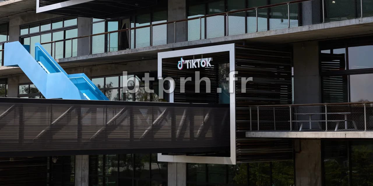 L'administration Trump sur le point de recevoir 10 milliards de dollars pour la médiation d'un accord avec TikTok, selon le WSJ