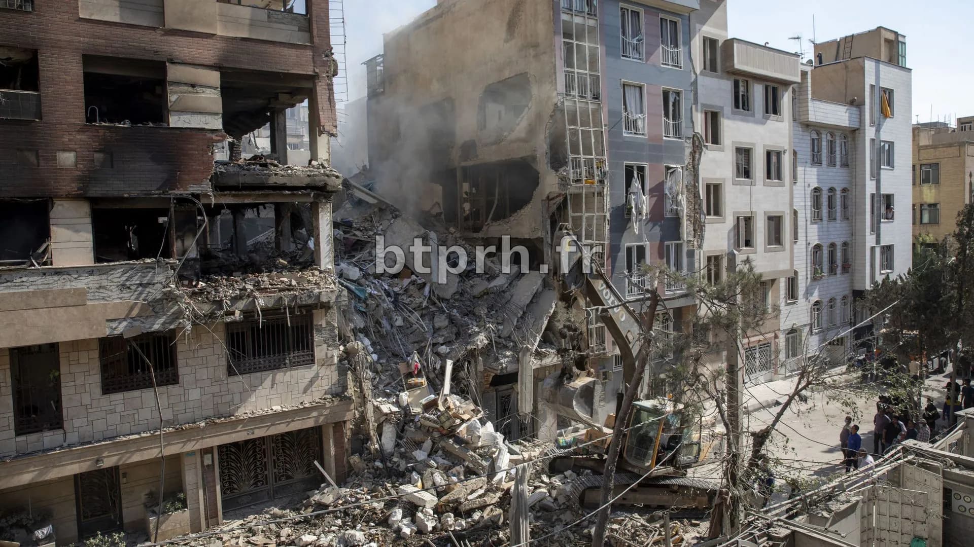 Guerre au Moyen-Orient : L'Iran promet de « réduire en cendres » les installations pétrolières américaines après les frappes sur l'île de Kharg