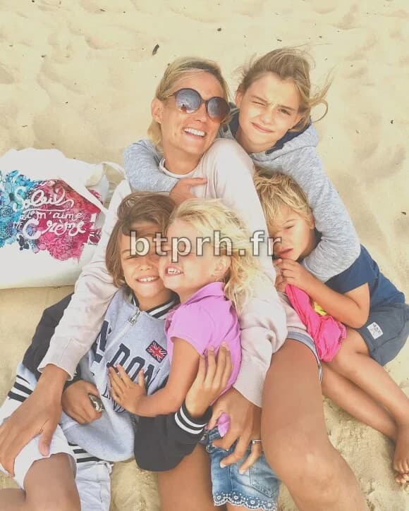 Photo : Elodie Gossuin avec ses quatre enfants - Purepeople