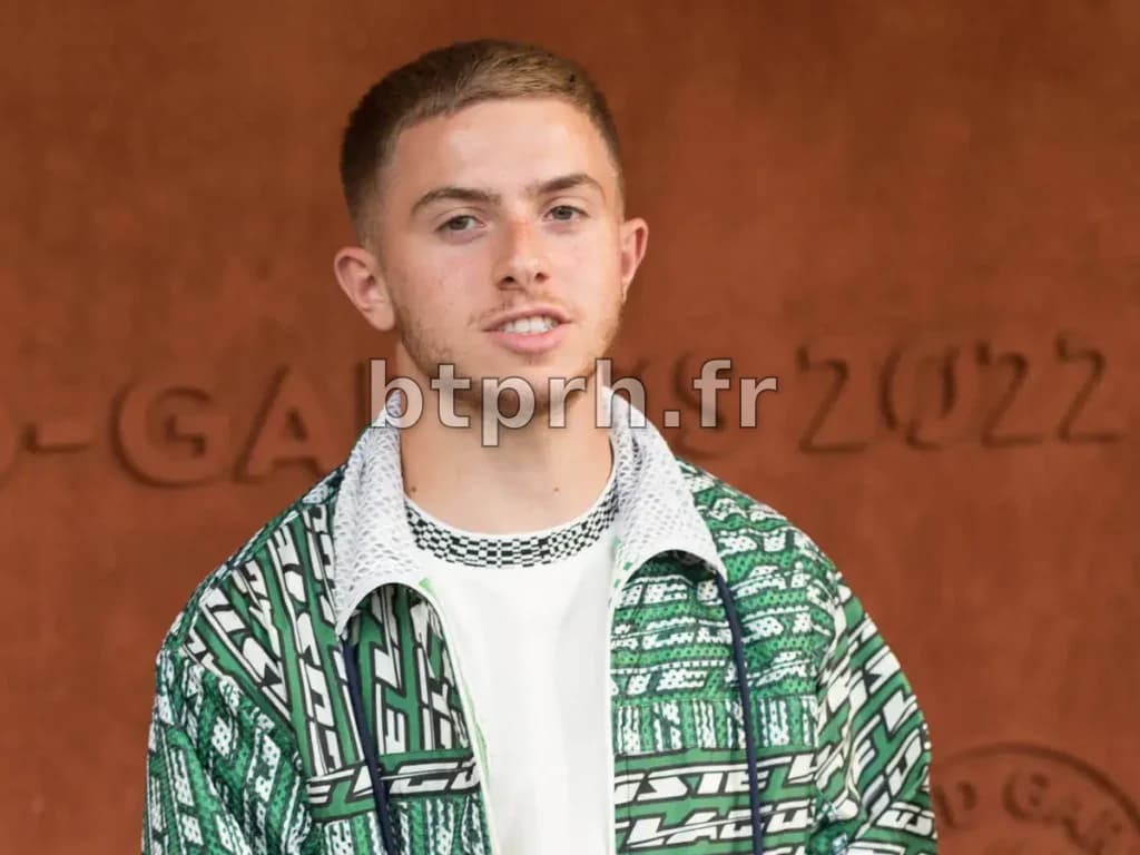 Tout Savoir sur Michou : Taille, Poids et Influence