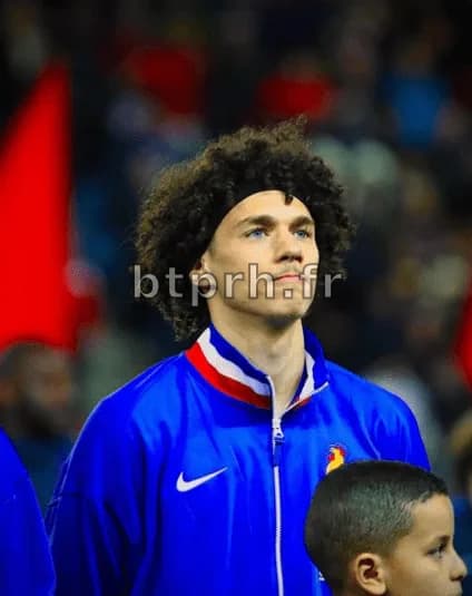 Maghnes Akliouche Origine: L'étoile montante du foot, ses racines ...