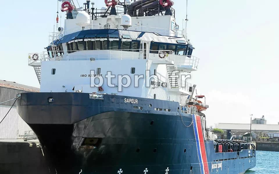 Le World Trader : un navire abandonné qui représente un danger en mer et à quai en Finistère